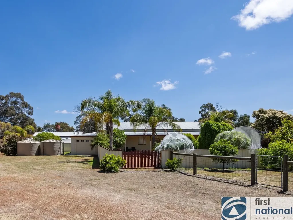 40 Redcourte Road, Bakers Hill, WA 6562
