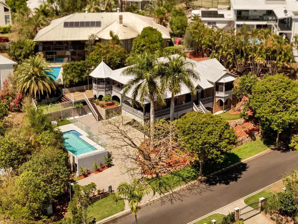 Bardon 6Moenga Exemplary Elevation and Family Living in Bardon's Most Exclusive Enclave