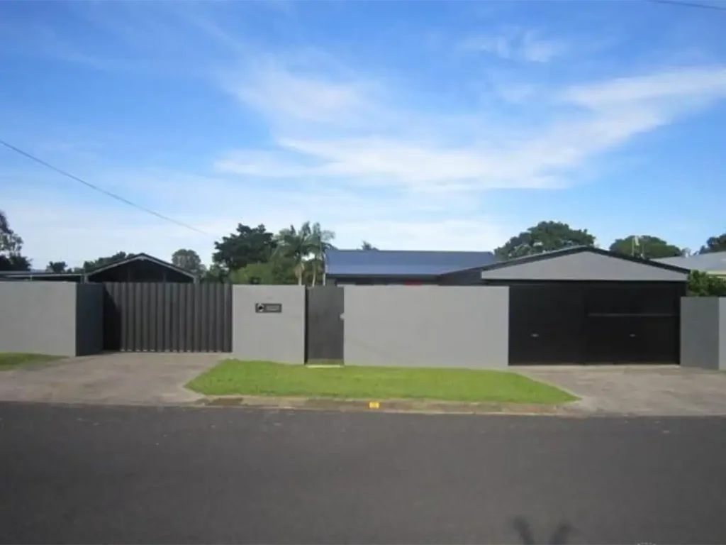 Charming Updated Queenslander on a Huge Block