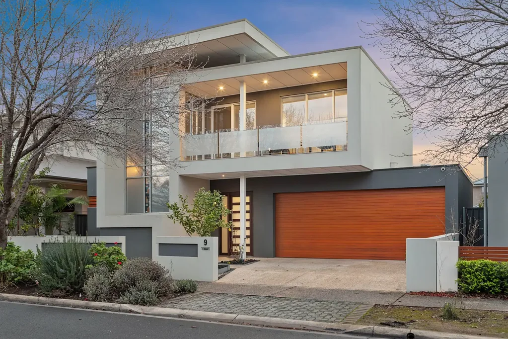 9 Crompton Drive, St Clair, SA 5011