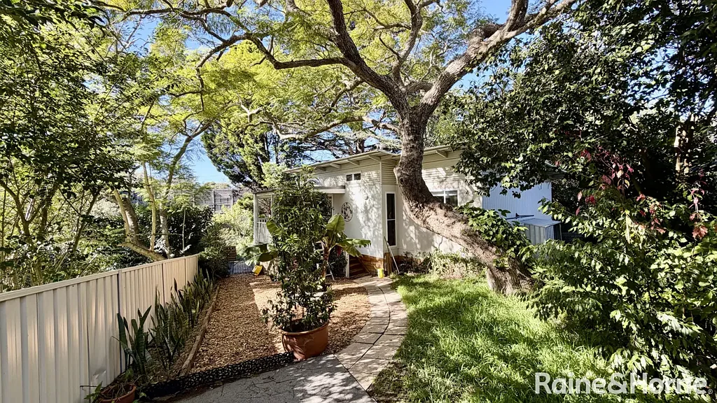 Quiet Oasis with Leafy Outlook