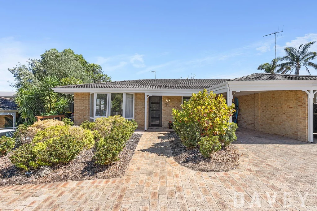 2/39 Corbett Street, Scarborough, WA 6019