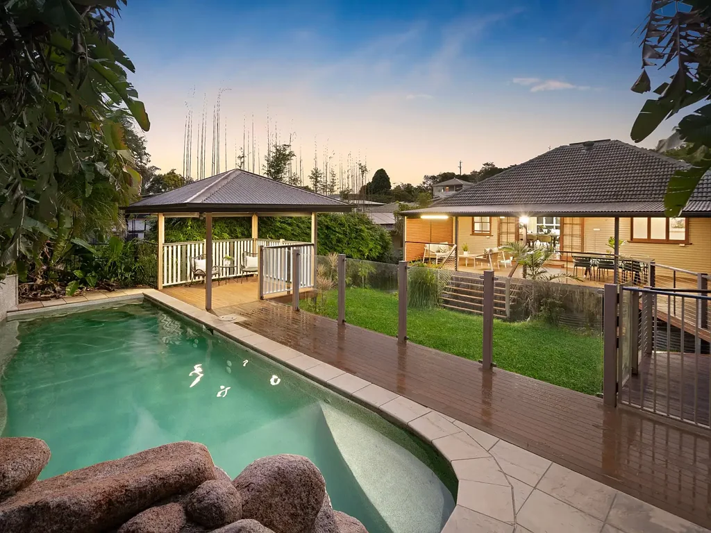 Holland Park 5ਬੈੱਡਰੂਮ Stylish Entertainer with Pool, Space & Prime Location