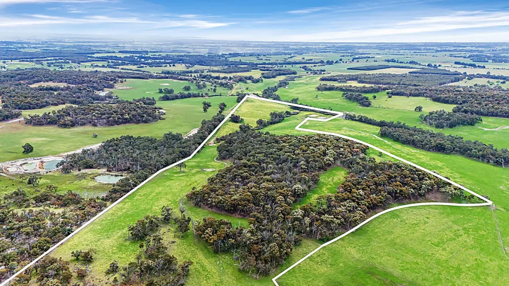 Busselton Rare Whicher Scarp Retreat - 97 acres of private elevated beauty
