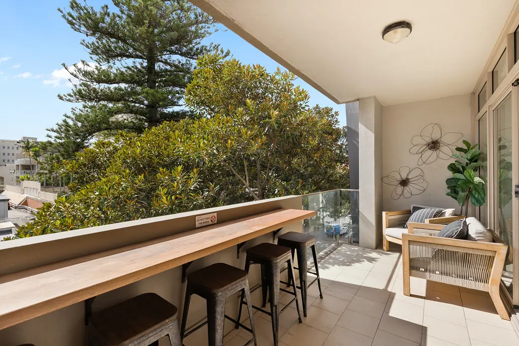 Fully Furnished Executive Apartment in the Heart of the Village