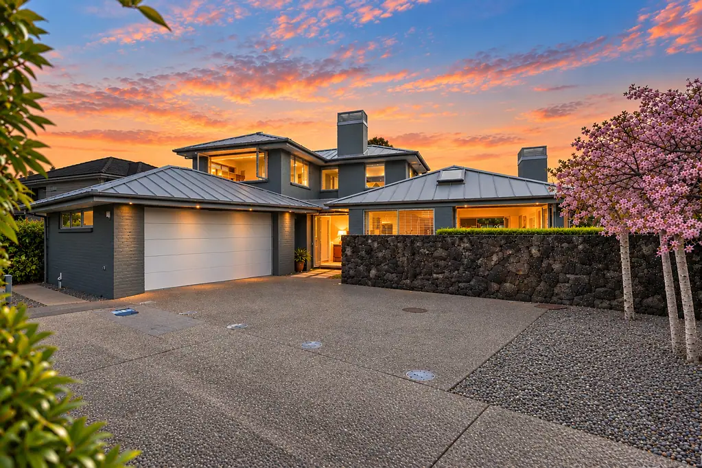 Greenlane 4 Bedroom Solid Brick & Built to Impress - DGZ