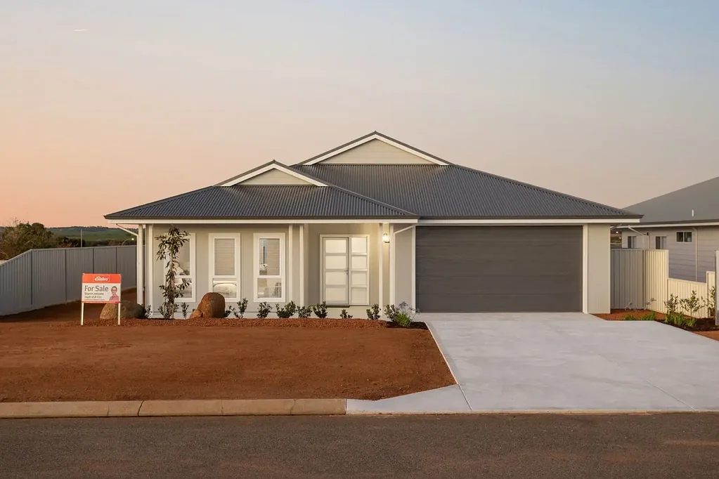 Northam 4chambre Brand New Luxury Living in Putting Rise