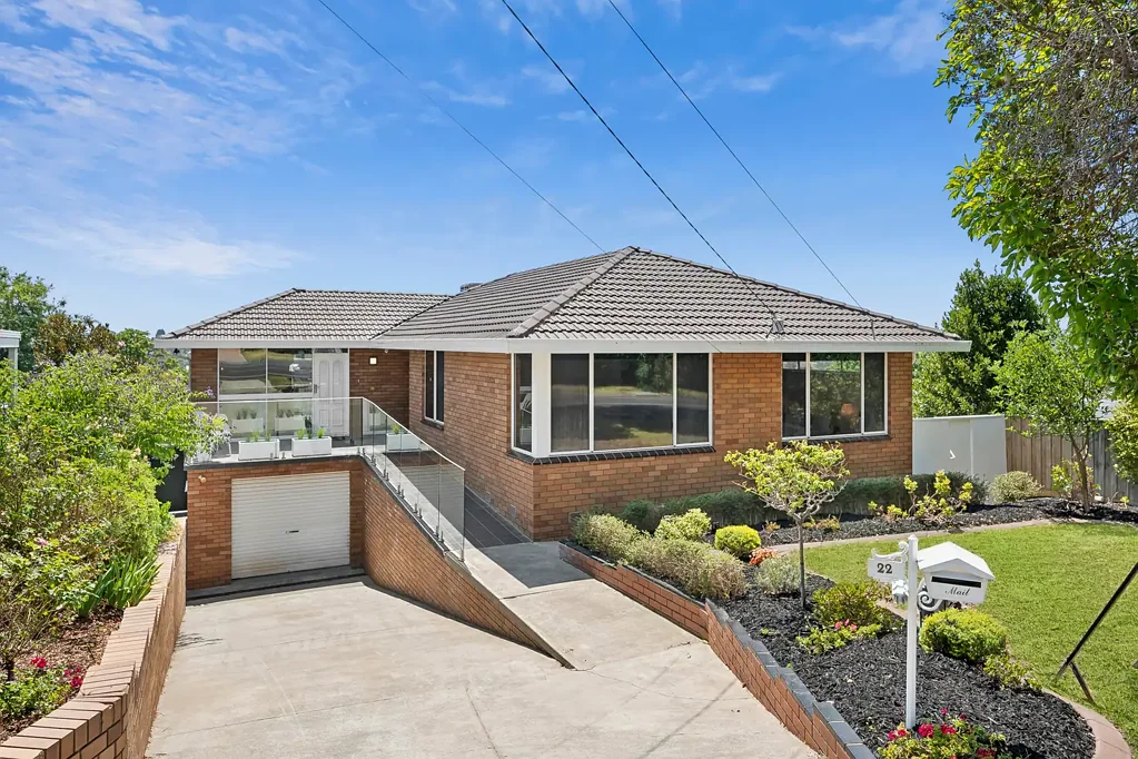 22 Challambra Crescent, Highton, VIC 3216
