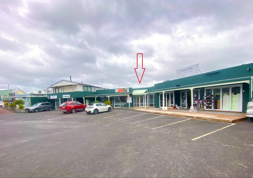 Silverdale VALUE Retail or Office in Silverdale 98m2