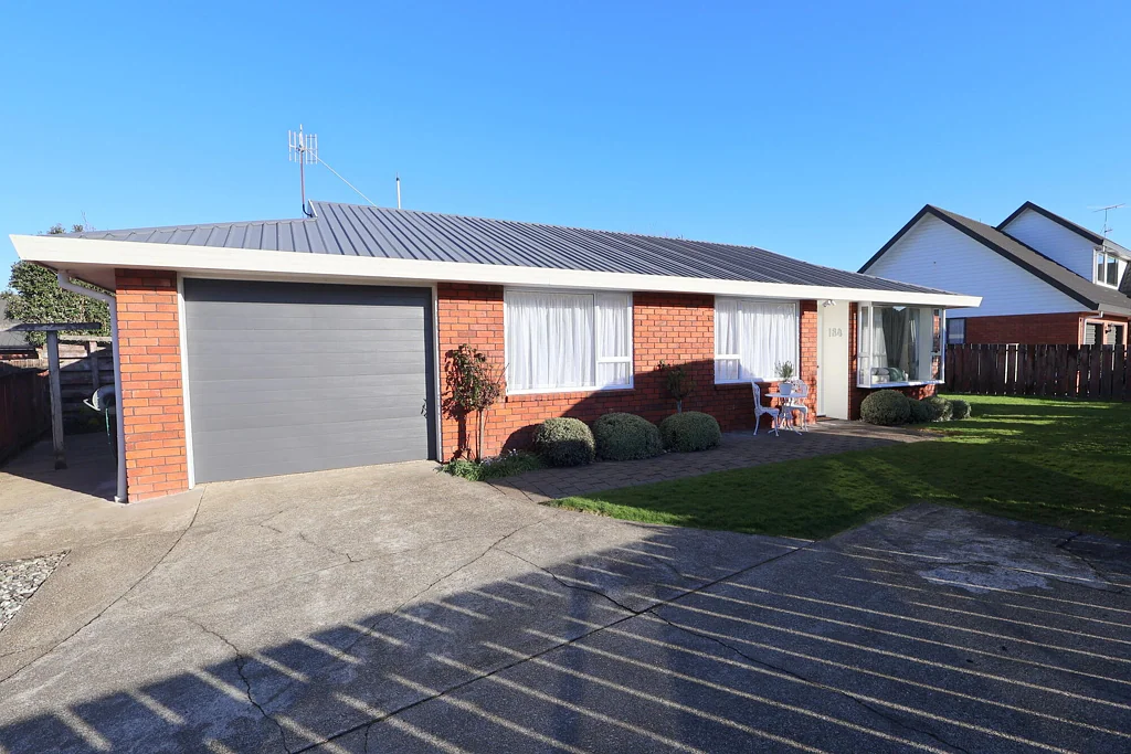 Hargest 2Habitaciones Elevated, Private & Immaculately Presented!