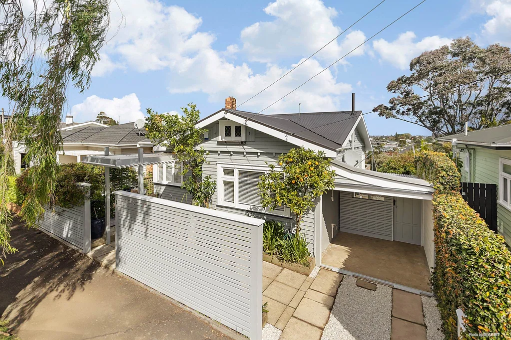Grey Lynn 2બેડરૂમ Character, Views and Contemporary Style