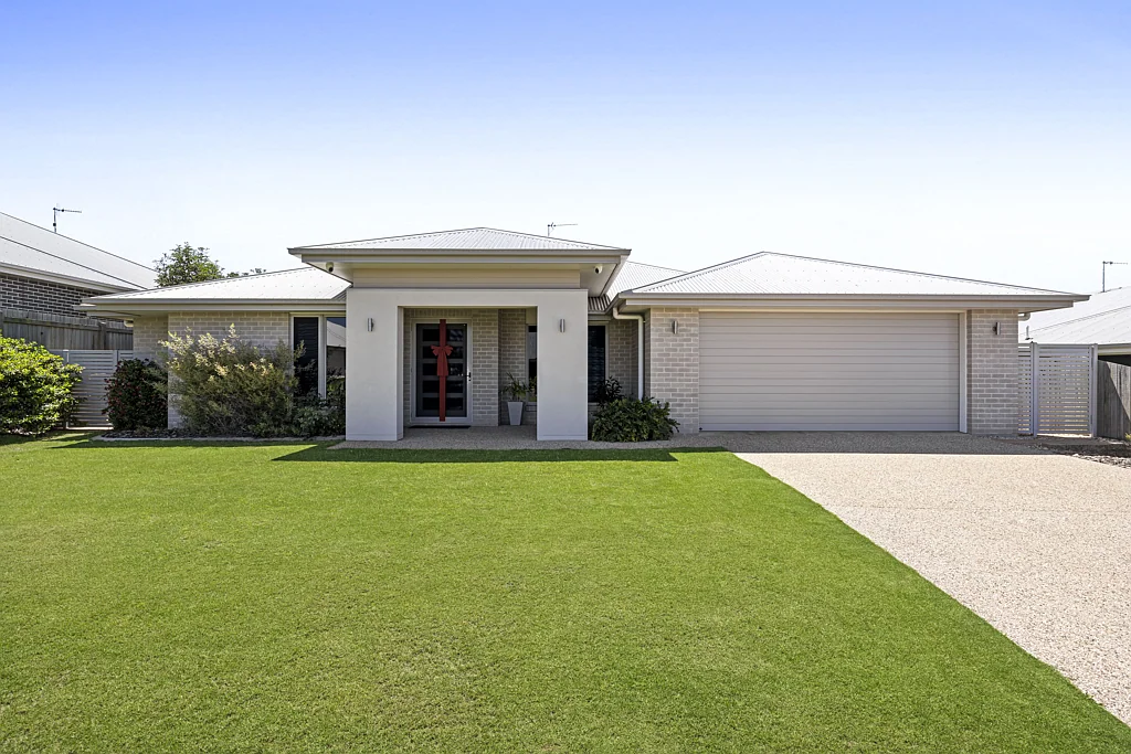 Kearneys Spring 4 Bedroom Luxury, Lifestyle & Location - The Complete Family Home in Kearneys Spring