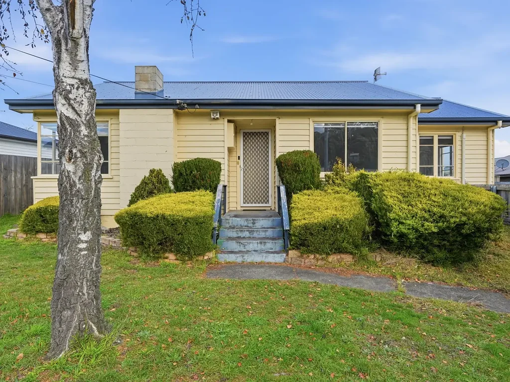 Spacious & Comfortable Living in the Heart of Warrane
