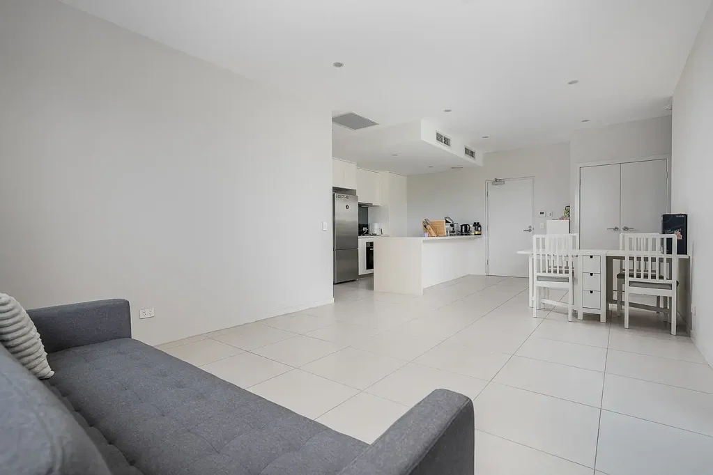 Modern Unit in Central Location