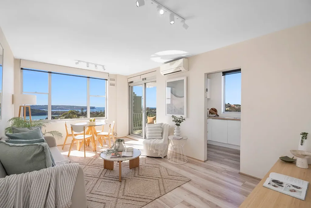 Mosman 1 Bedroom Updated Lifestyle Apartment With Mesmerising Water and Ocean Views