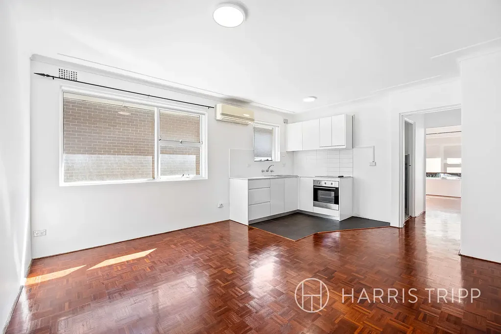 Top Floor, Light Filled Residence In A Central Locale