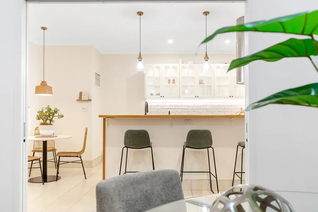 Mooroobool 4ਬੈੱਡਰੂਮ Elevated Family Living in Mooroobool