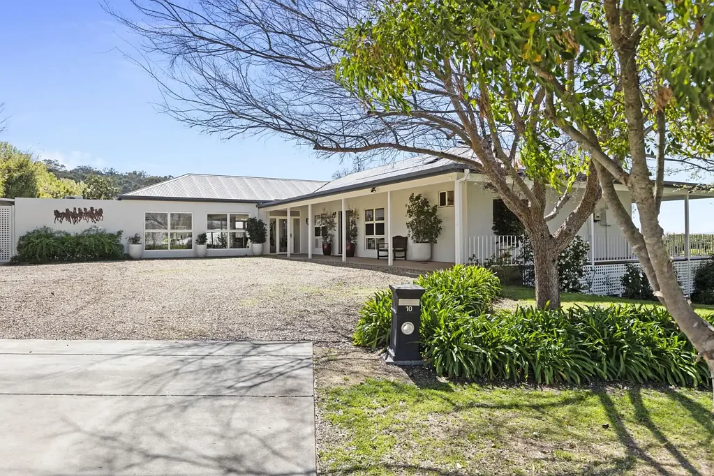 10 Spencer Place, Tatton, NSW 2650