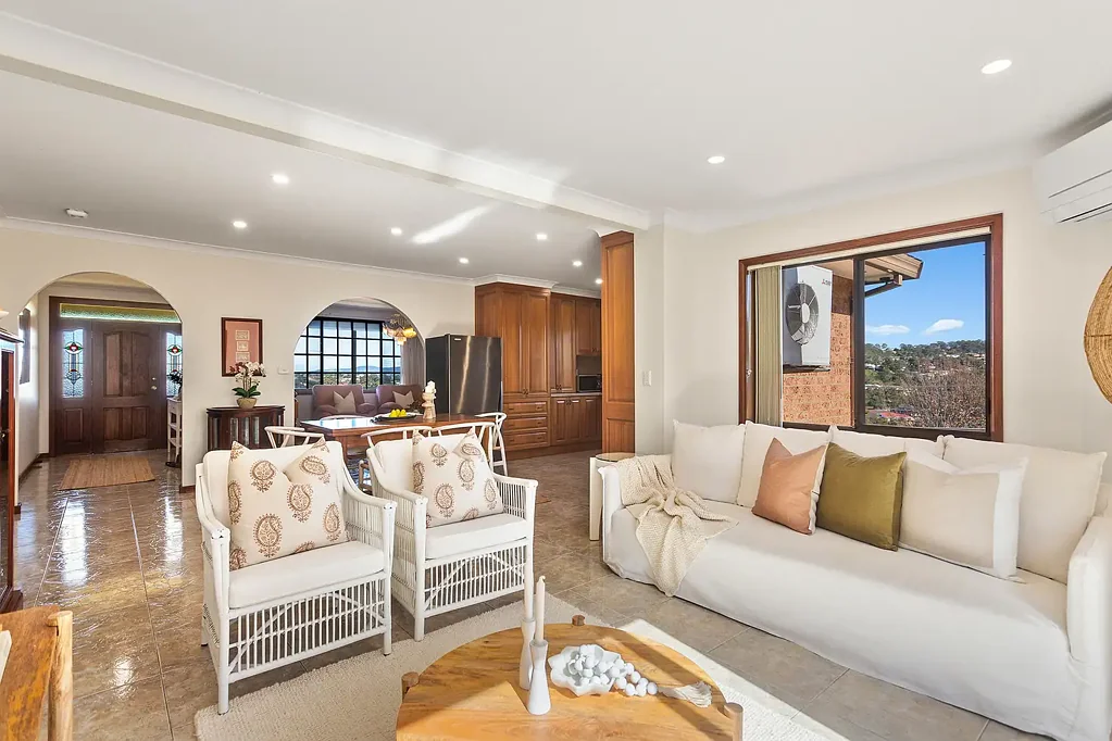 Unanderra 4Kwarto A Family Home Offering Space, Comfort, Flexibility and Lasting Quality.