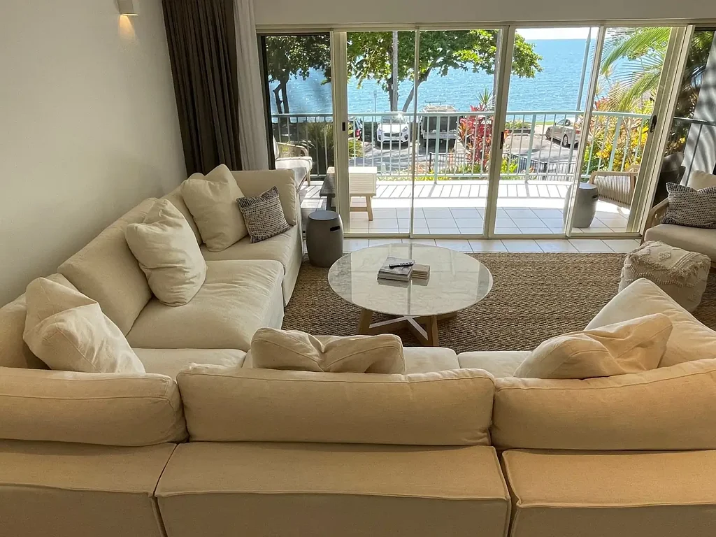 Spacious Beachside Apartment with Amazing Sea Views - Fully Furnished