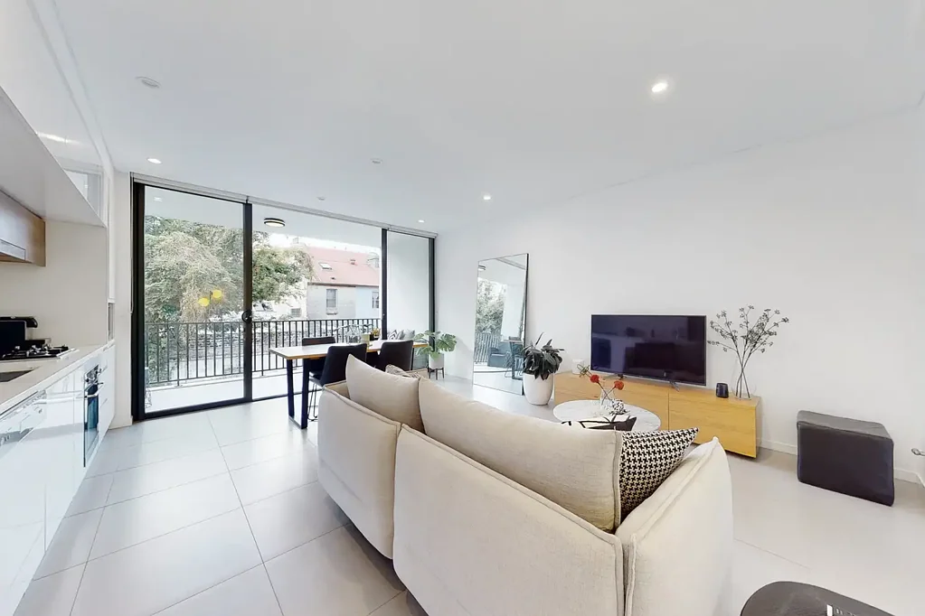 THE GEORGE | Near New One Bedroom Warehouse Conversion