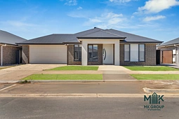 18 Kingfisher Drive, Riverlea Park