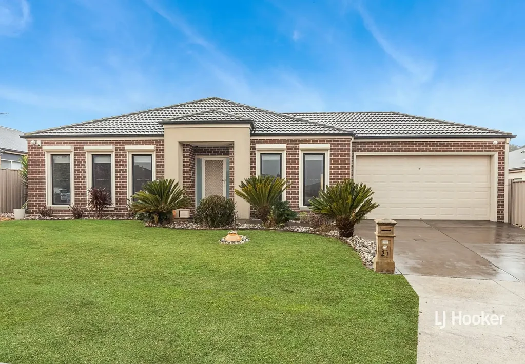 Kilmore 4 Bedroom Spacious Family Comfort with Outdoor Oasis in Tranquil Kilmore