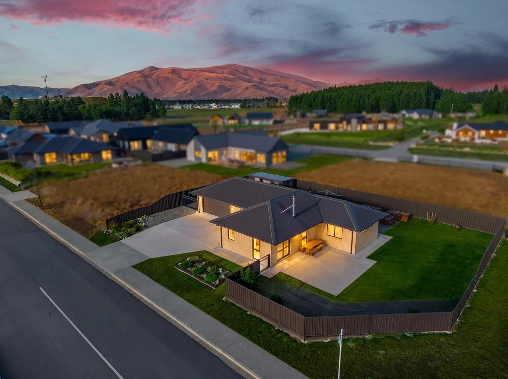 Twizel 3部屋 Modern living with mountain views