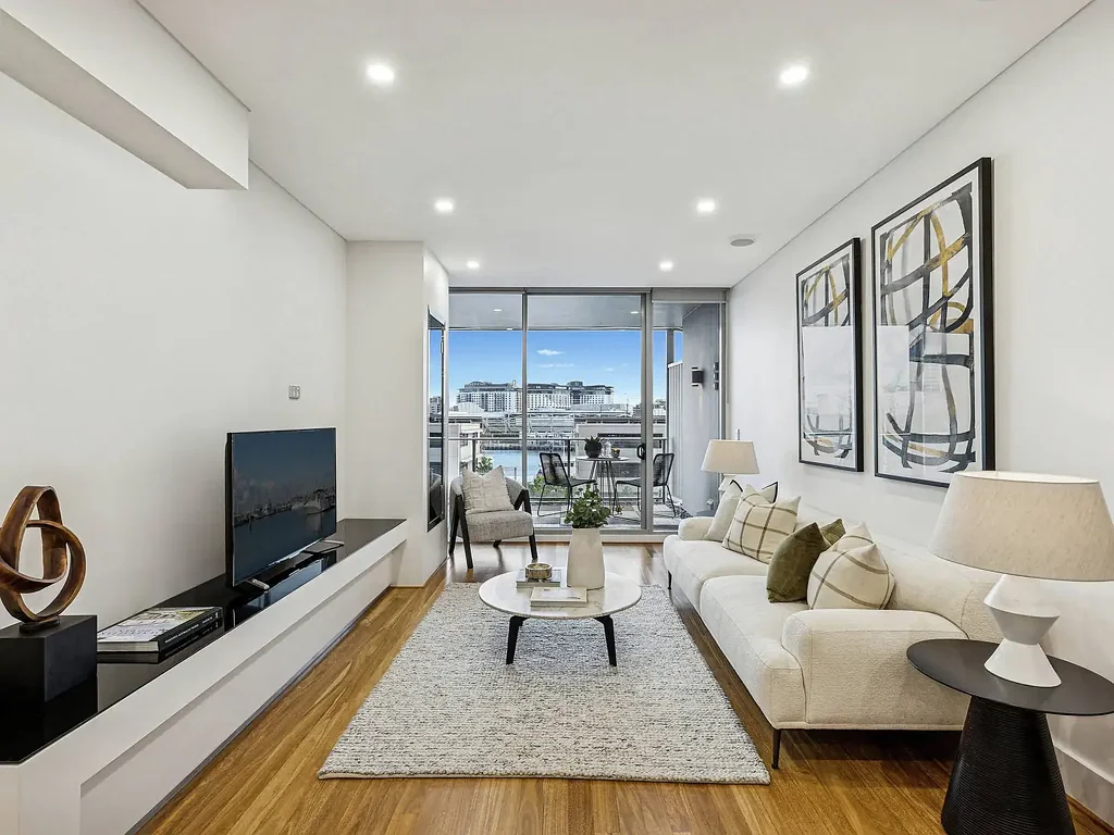 Sydney 2બેડરૂમ Updated apartment promises resort-style city living