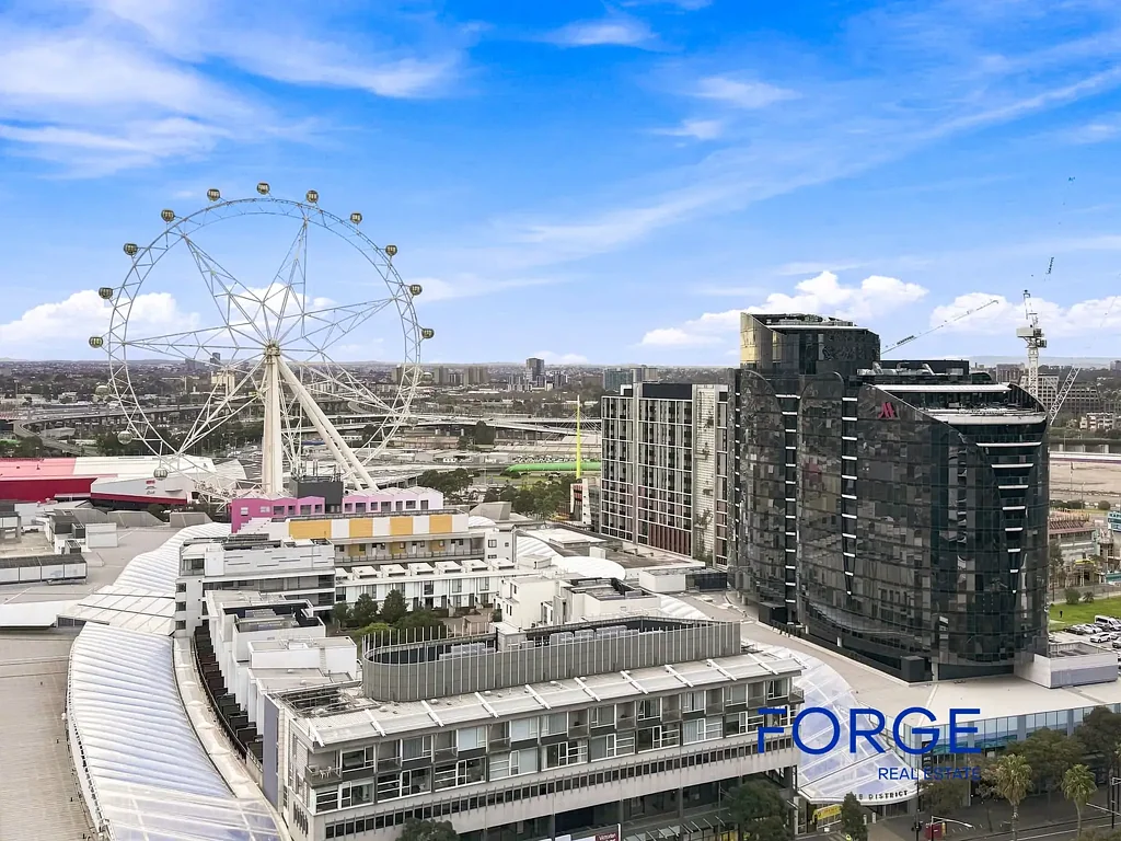 Docklands 1 Bedroom Sunny Northeast Oasis in Marina Tower with Spectacular Views and Secure Parking