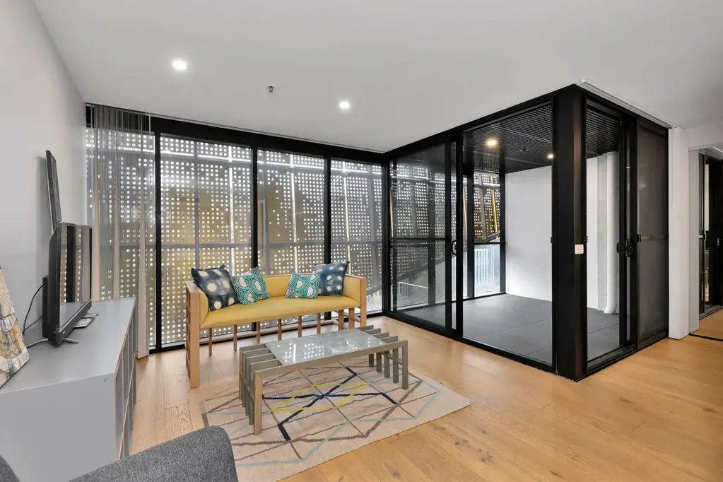 Modern and Stylish Furnished Apartment!