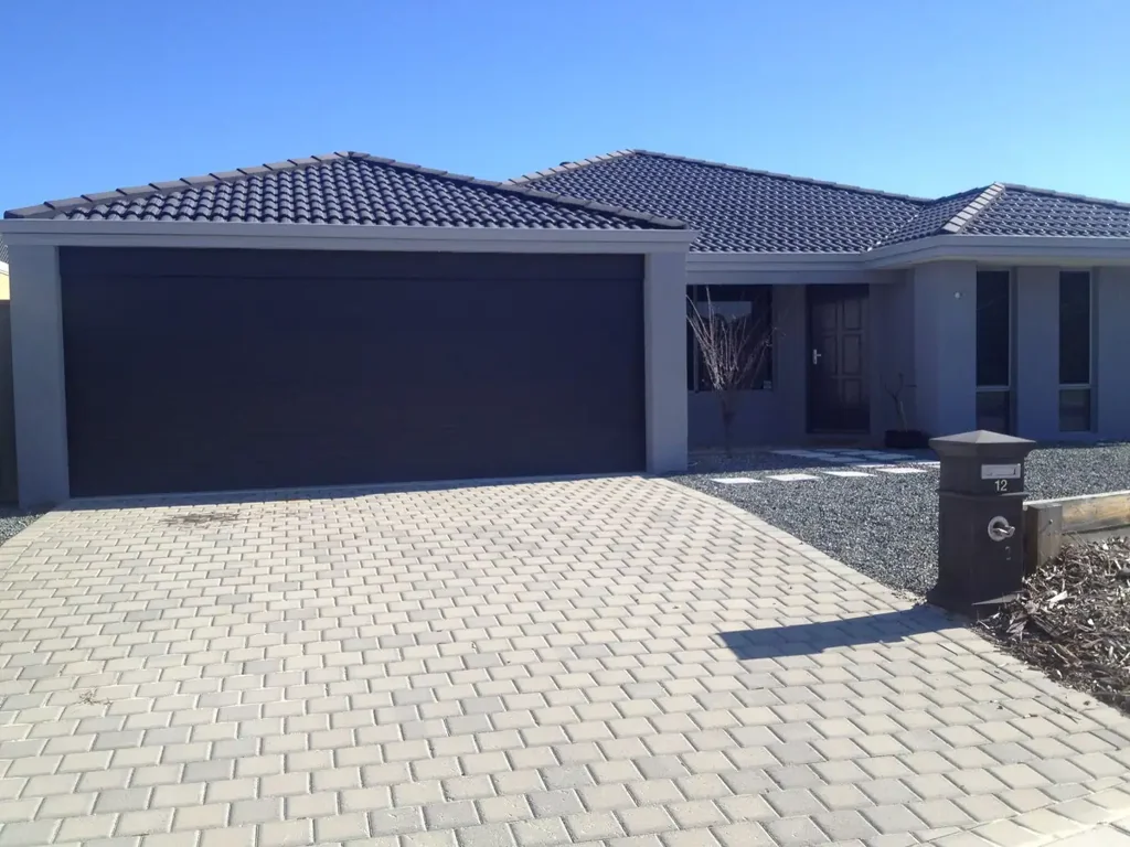 HARD TO FIND BETTER – LUXURY LIVING! IMMACULATE THROUGHOUT!