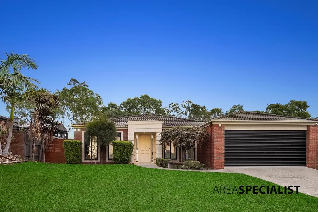 Lyndhurst 5غرفة نوم A Refined Family Retreat with Indoor-Outdoor Living