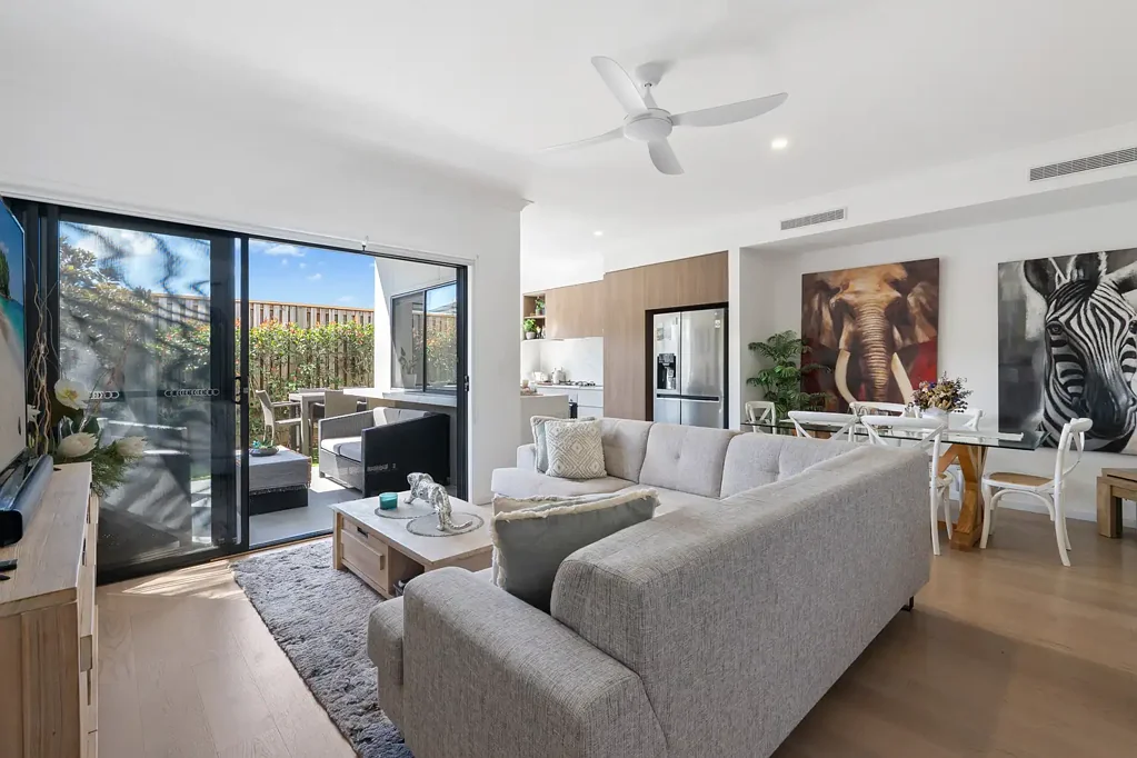 Hope Island 3Zimmer Contract Collapsed.. Tenant has Vacated, An Opportunity not to be Missed