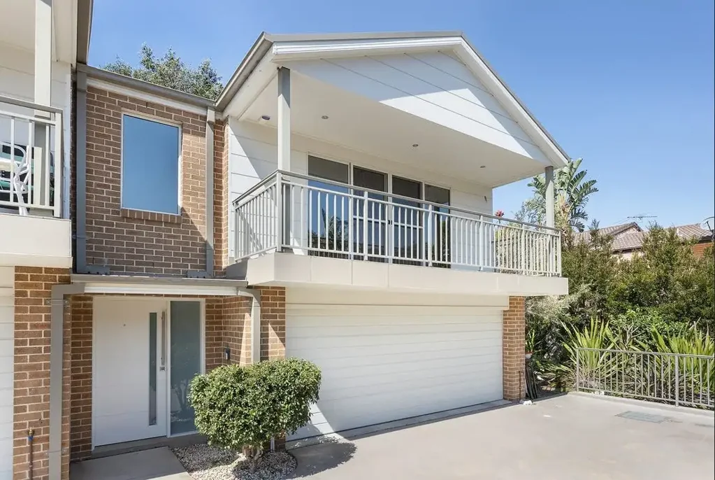 Woonona 3બેડરૂમ Stylish Split-Level Living in a Prime Woonona Location