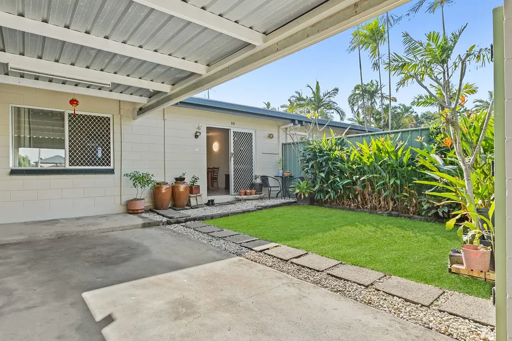 Manunda 2部屋 CALLING ALL FIRST HOME BUYERS / INVESTORS - NEAT & READY TO BE YOURS