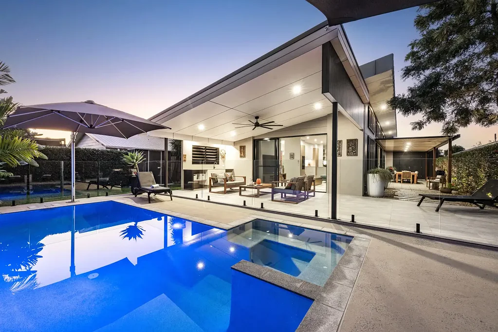 Coolum Beach 4બેડરૂમ Luxury Family Resort Style Living
