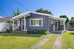 5 Burke Street, Golden Beach