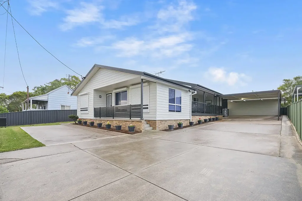 Greta 3Zimmer Beautifully Renovated Family Home with Versatile Detached Retreat on 889sqm