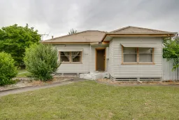 1095 WAUGH RD, North Albury