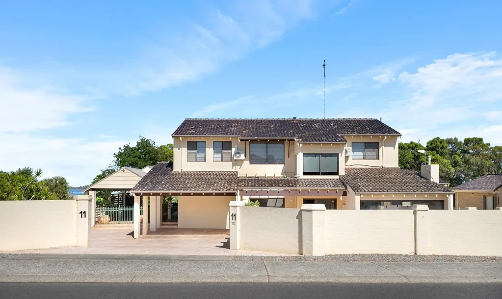 11 Wakefield Crescent, Australind, WA 6233, 5 Bedrooms, 4 Bathrooms, House
