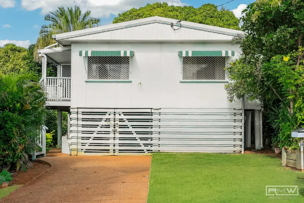 Taranganba 3બેડરૂમ Coastal Living with Ocean Views in a Prime Taranganba Location
