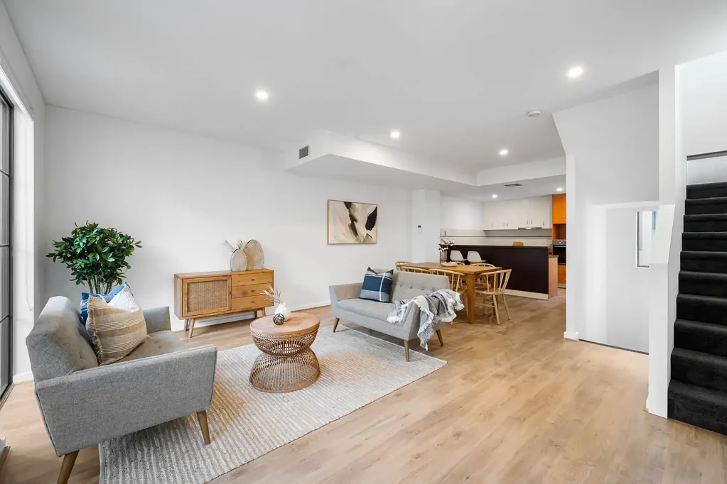 Adelaide 3બેડરૂમ Under Contract by Andrew Downing!