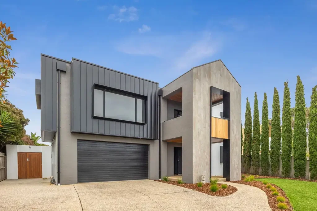 Torquay 4 Slaapkamer LUXURY FAMILY LIVING WITH POOLSIDE PERFECTION AND OCEAN VIEWS