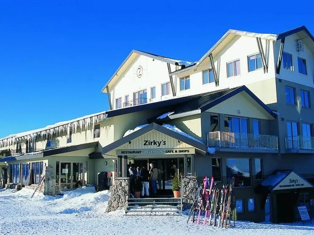 Hotham Heights 1房  Penthouse Luxury with Breathtaking Mountain Views – Ski-In, Ski-Out Perfection