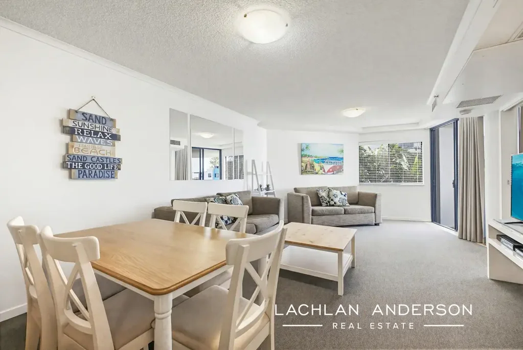 Caloundra 2कमरा BEACHSIDE BARGAIN – WALK TO EVERYTHING