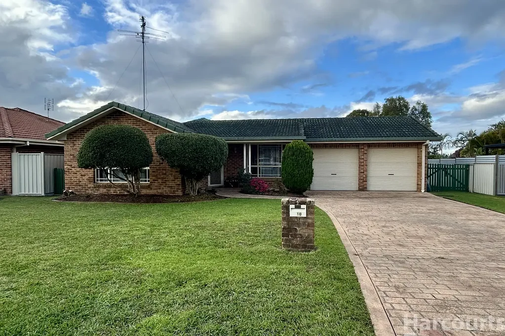 Spacious Family Home in Quiet Cul-de-Sac