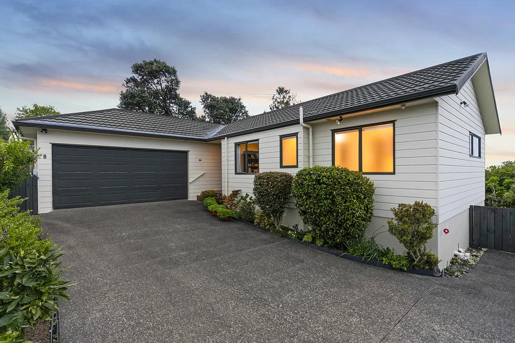 8B Aeroview Drive, Beach Haven, North Shore City, Auckland