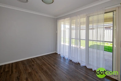 27 Hindmarsh Esplanade, Dubbo, NSW 2830, 4 phòng ngủ, 2 phòng tắm, House