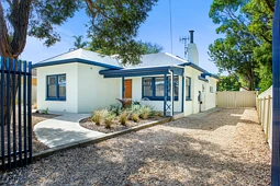 90 Seaview Rd, Victor Harbor